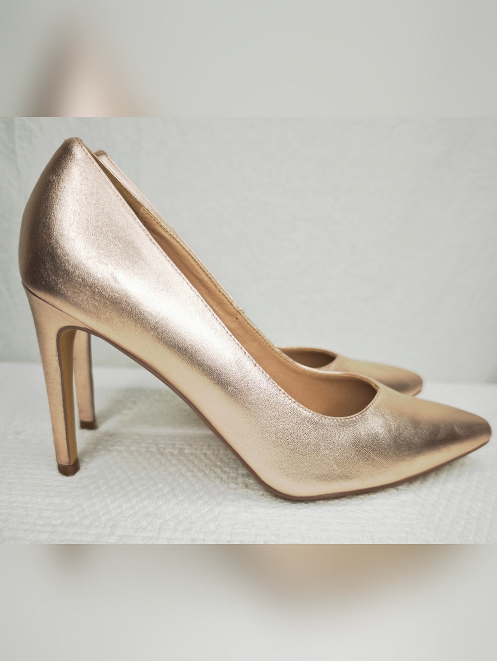 Leith metallic rose gold leather pumps